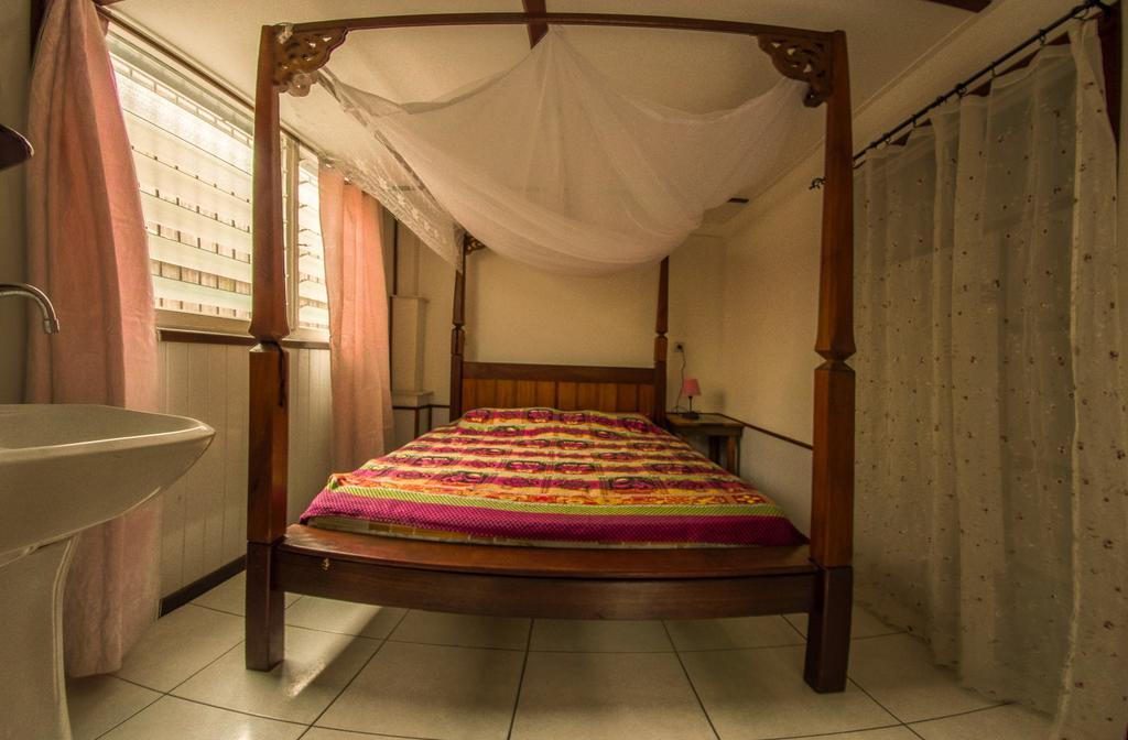 Guesthouse Un Pied-A-Terre Paramaribo Luaran gambar