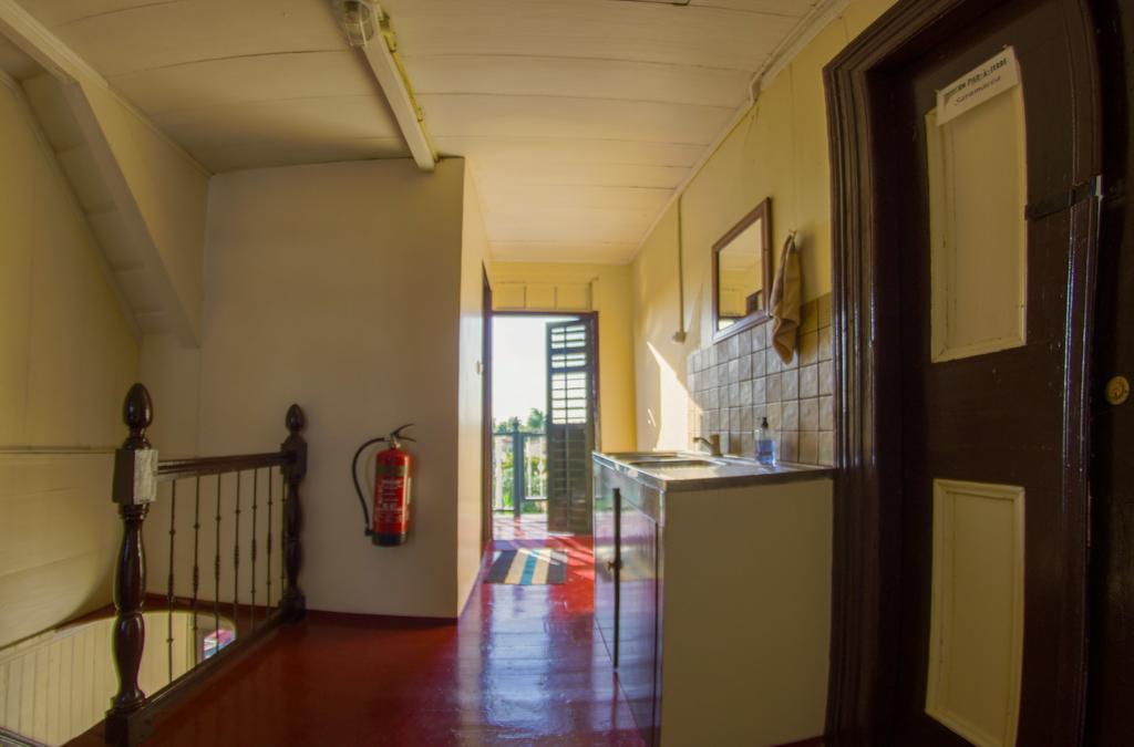 Guesthouse Un Pied-A-Terre Paramaribo Luaran gambar